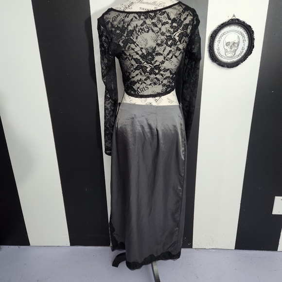 Divided Black and Gray Lace Pencil Skirt - Picture 6 of 7
